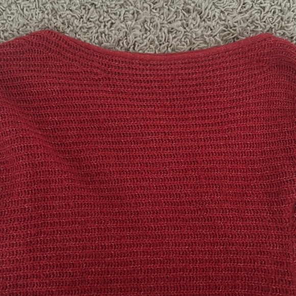 sweater - Picture 3 of 6